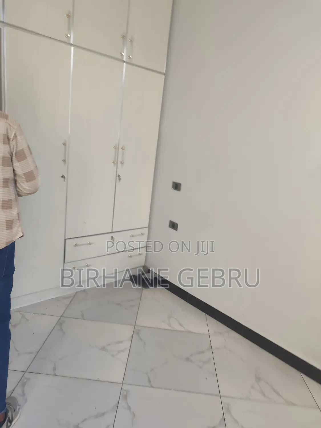 7bdrm Villa in Bole Around Semit for rent