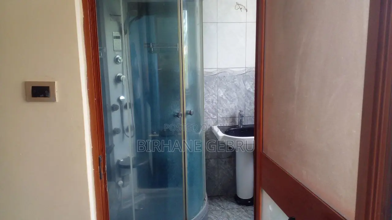 7bdrm House in G+2 House For Rent, Nifas Silk-Lafto for rent