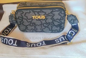 Hand Bag With Shera Hanger