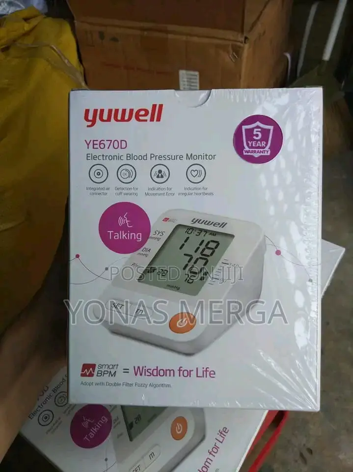 Easy-Touse Digital Blood Pressure Monitor With Clear Display