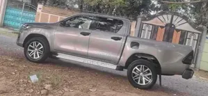 Toyota Hilux 2020 Silver