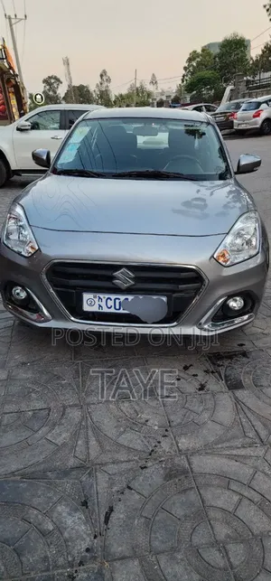 Photo - Suzuki Dzire 2021 Silver