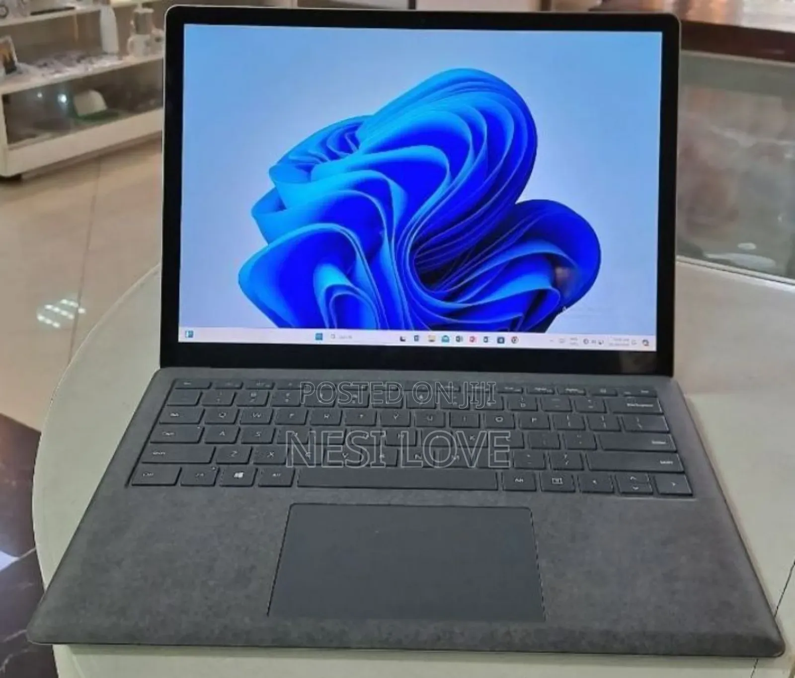 New Laptop Microsoft Surface 16GB Intel Core I7 SSD 512GB