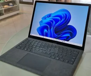 New Laptop Microsoft Surface 16GB Intel Core I7 SSD 512GB