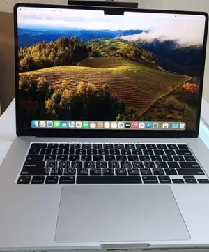New Laptop Apple MacBook Air 2022 M2 8GB Apple M2 SSD 256GB