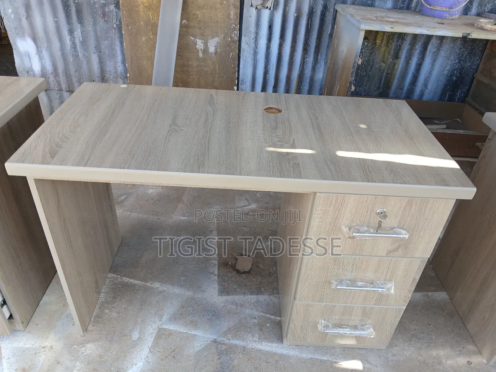 Computer Table ቢሮ Cየቢሮዛ ፀድት ያለ 60*120