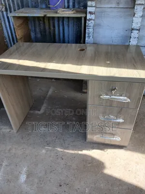 Computer Table ቢሮ Cየቢሮዛ ፀድት ያለ 60*120
