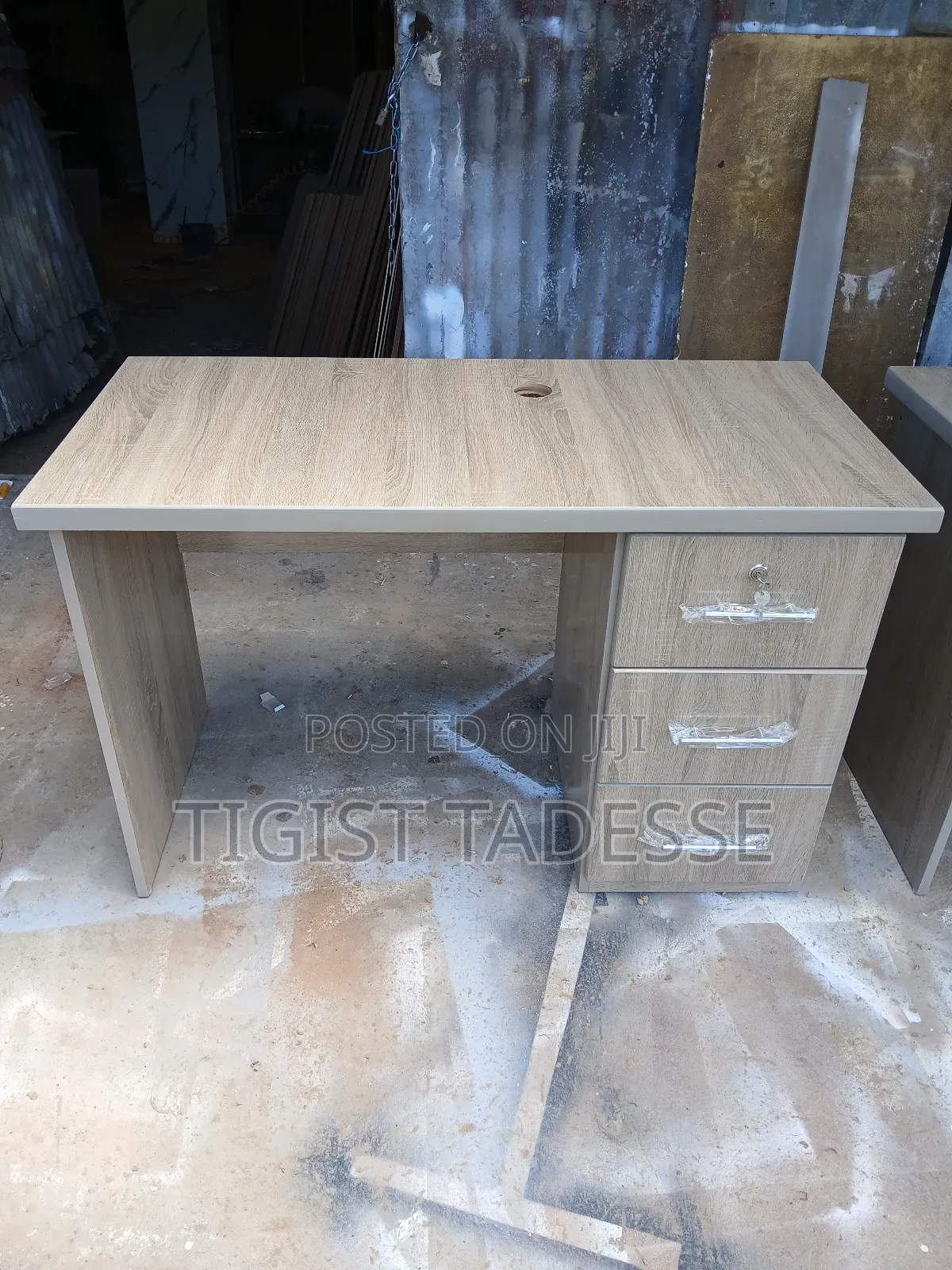 Computer Table ቢሮ Cየቢሮዛ ፀድት ያለ 60*120