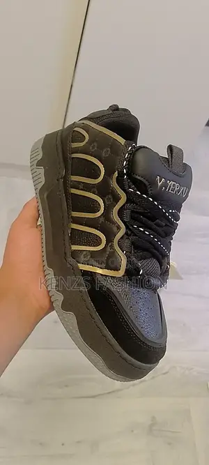 Photo - New Fashionable Quality Shoes