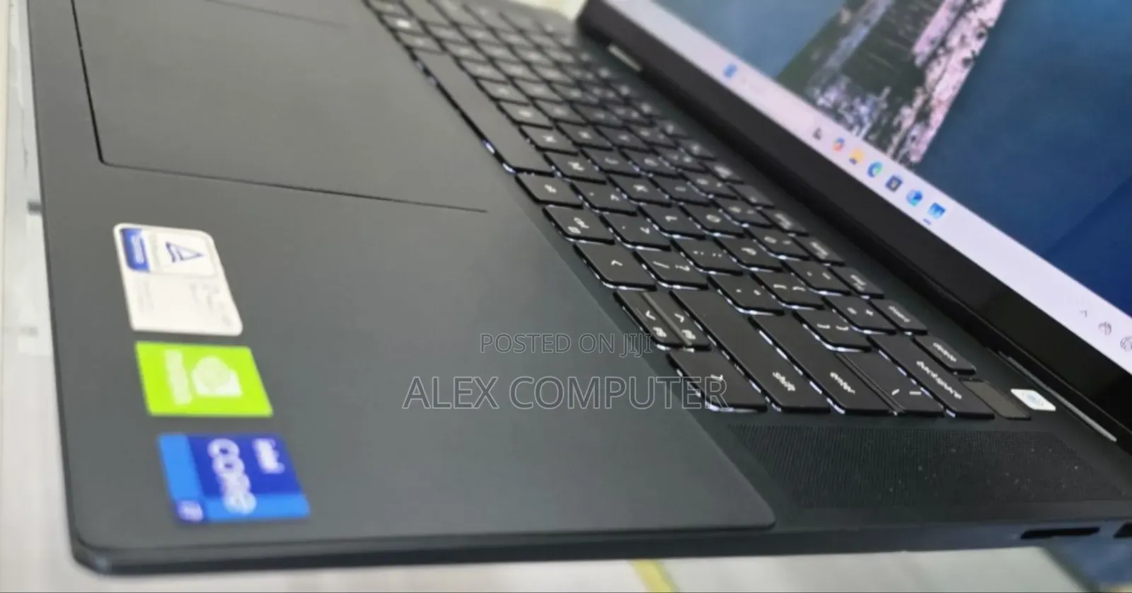 New Laptop Dell Precision 5520 16GB Intel Core I7 SSD 512GB