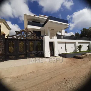 Furnished 8bdrm House in Summit, Bole for sale