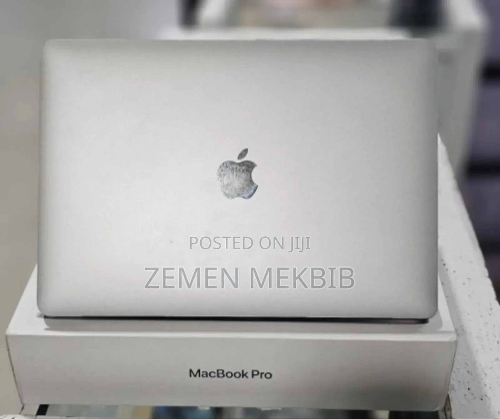 New Laptop Apple MacBook Pro 2020 M1 8GB Intel Core I7 SSD 256GB