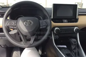 Toyota RAV4 2022 Silver