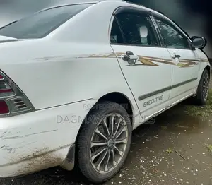 Toyota Corolla 2003 White