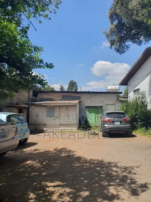 20bdrm House in ፓስተር መድሀኒያለም, Bole for sale