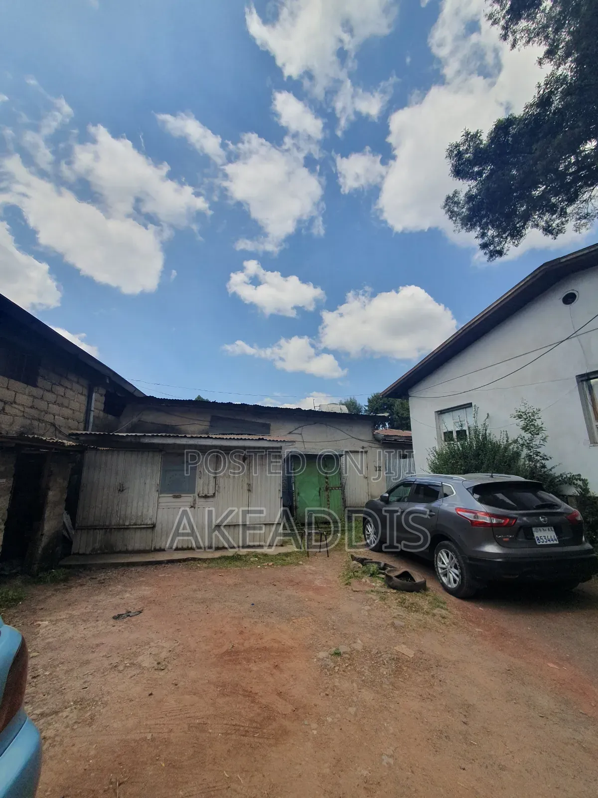 20bdrm House in ፓስተር መድሀኒያለም, Bole for sale