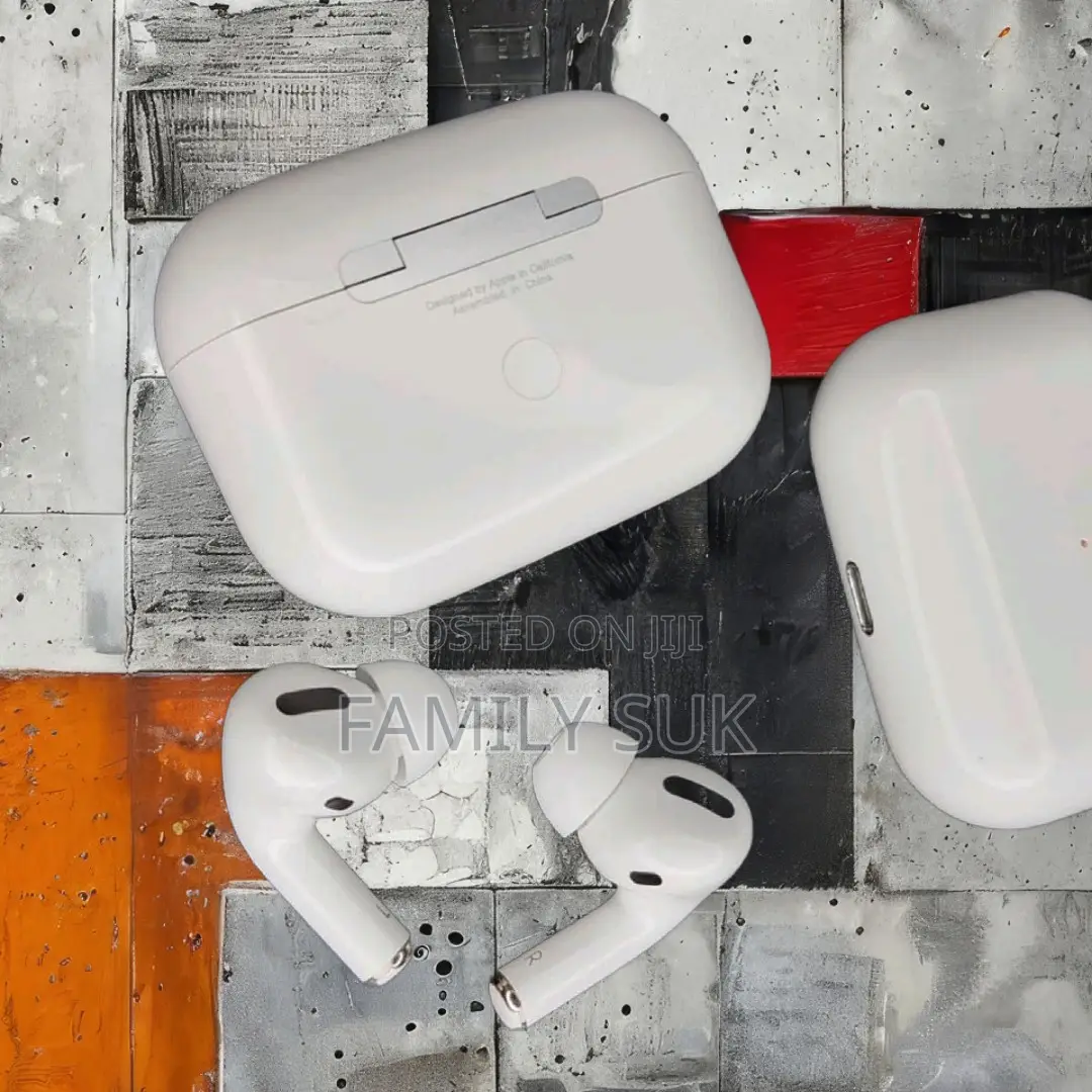 Airpod Pro Earbud Boasts Long Battery Life