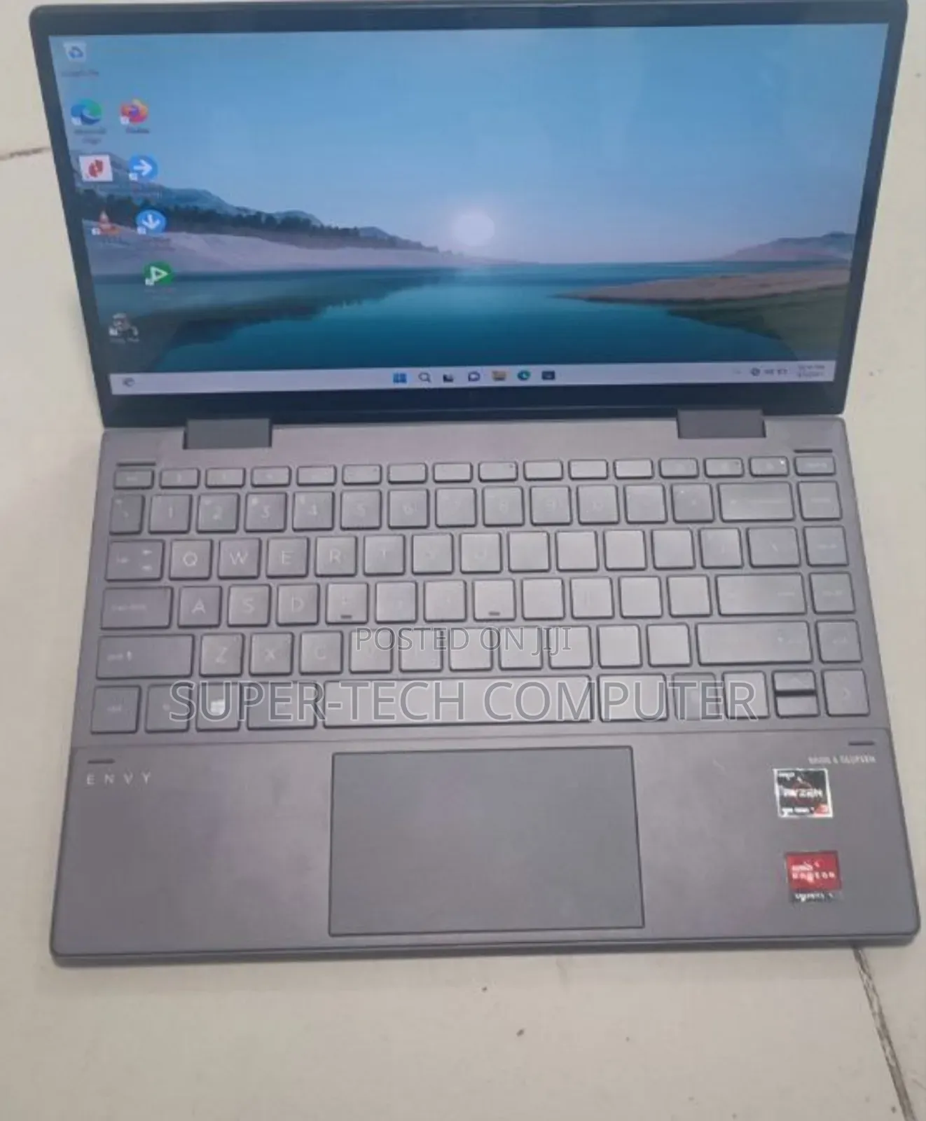 New Laptop HP Envy 15 8GB AMD Ryzen 5 SSD 256GB