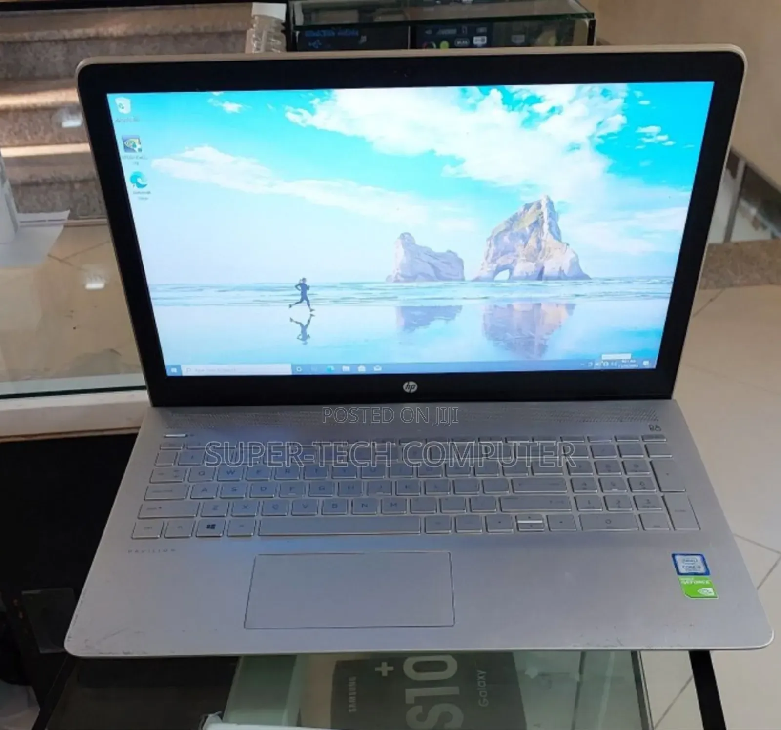 New Laptop HP Pavilion 11 8GB Intel Core I5 HDD 1T