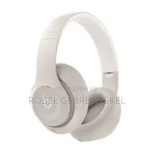 Beats Solo Pro Headset