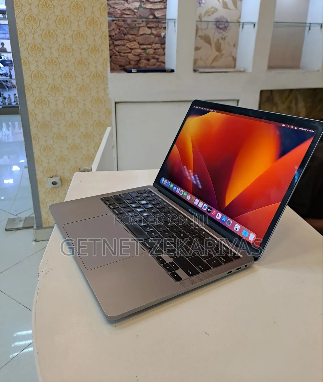 New Laptop Apple MacBook Pro 2020 16GB Intel Core I5 SSD 512GB