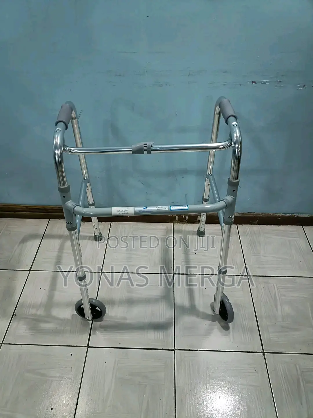 Walker W/Rotating Castor-Double Bar for Physically Chalenged