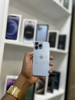 Photo - Apple iPhone 13 Pro 128 GB Blue