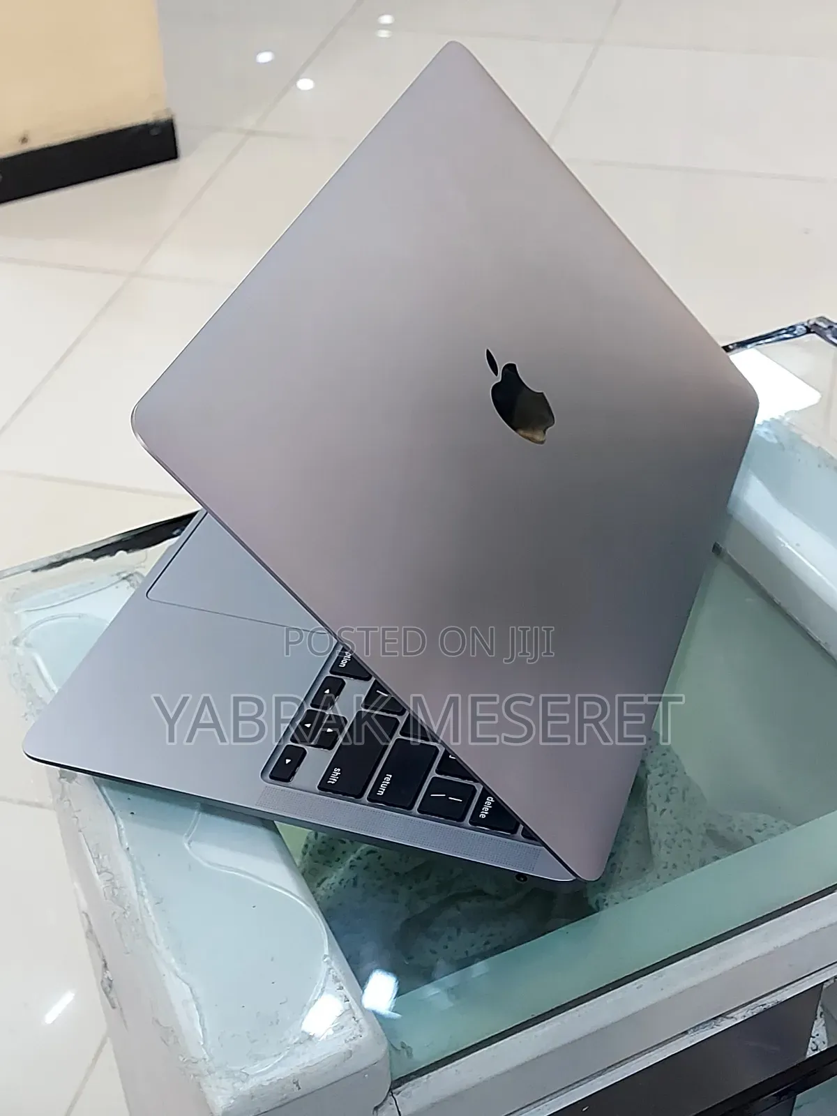 New Laptop Apple MacBook Air 2020 M1 16GB Intel Core I7 SSD 512GB