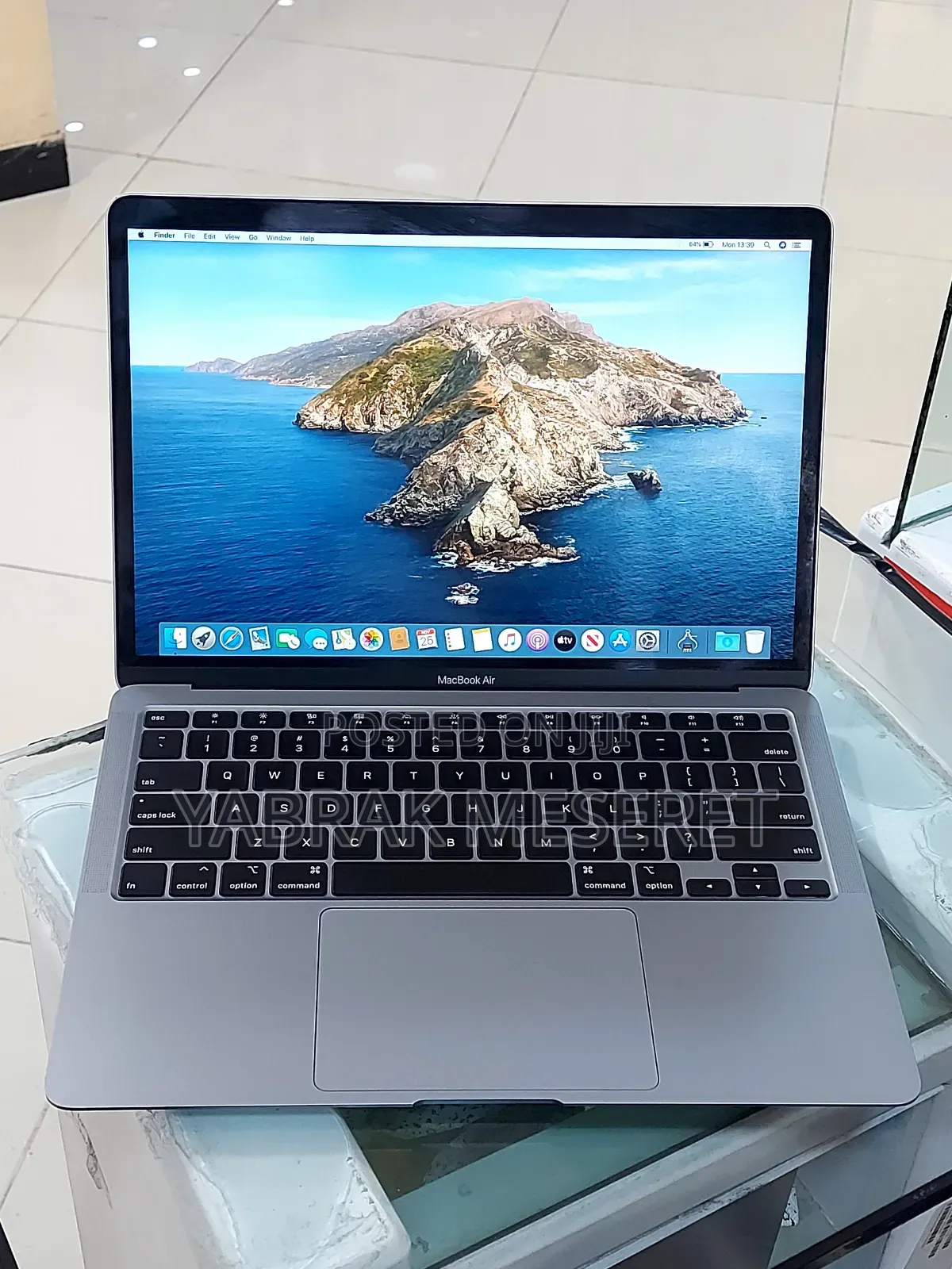 New Laptop Apple MacBook Air 2020 M1 16GB Intel Core I7 SSD 512GB