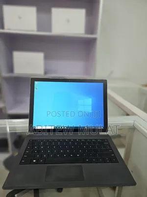 New Laptop Microsoft Surface Pro 5 8GB Intel Core I5 SSD 256GB