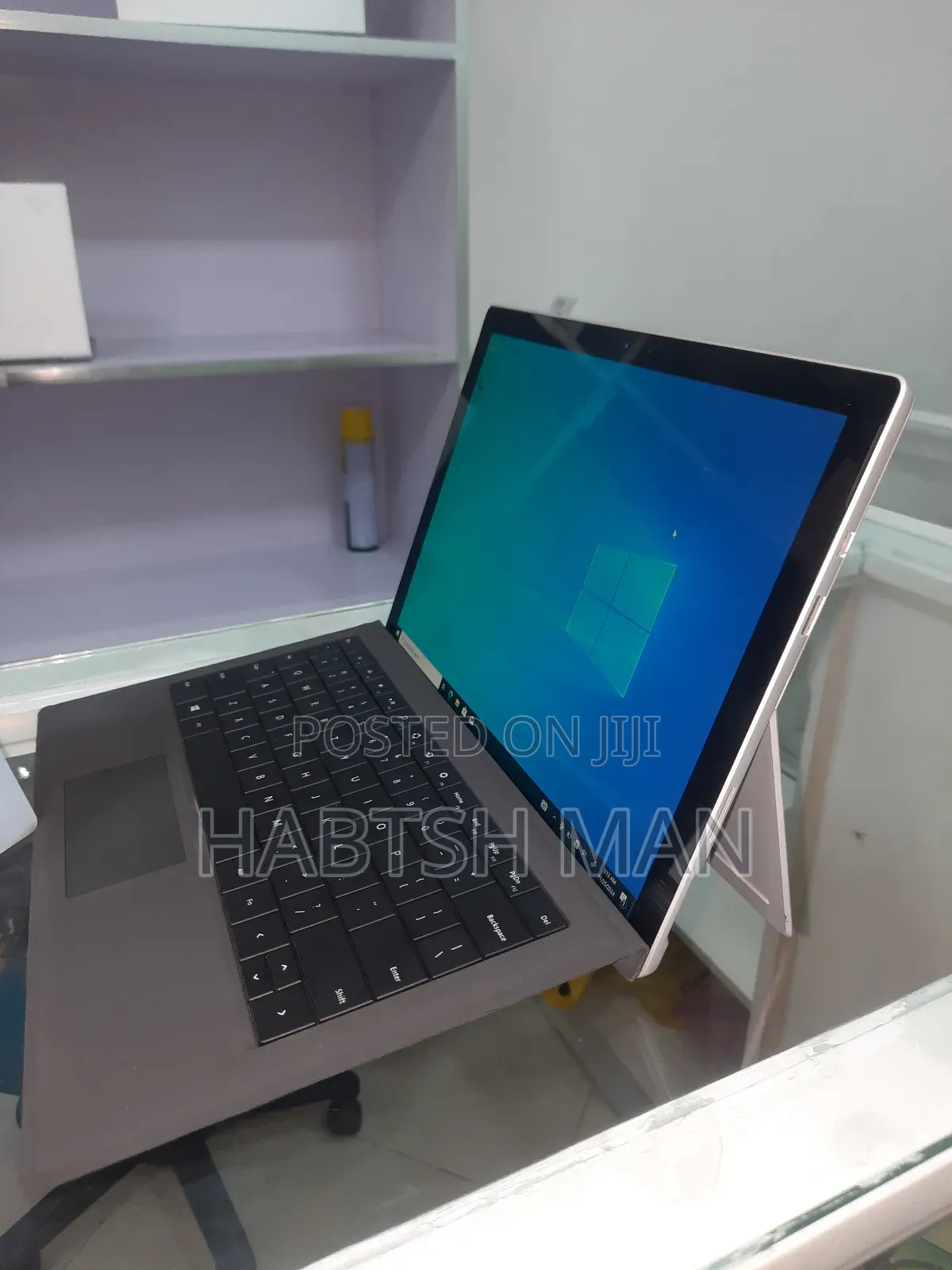 New Laptop Microsoft Surface Pro 5 8GB Intel Core I5 SSD 256GB