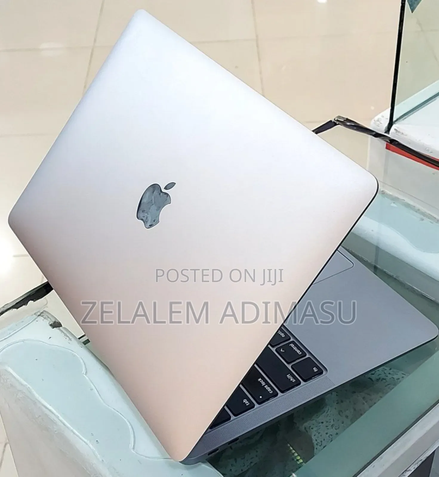 New Laptop Apple MacBook Air 2020 8GB Intel Core I7 SSD 512GB
