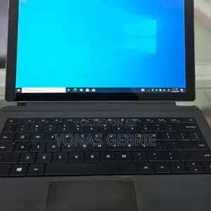 New Laptop Microsoft Surface Pro 7 8GB Intel Core I7 SSD 256GB