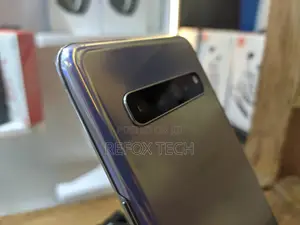 Photo - New Samsung Galaxy S10 5G 512 GB Silver