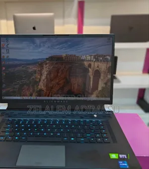 New Laptop Alienware Area-51m 16GB Intel Core I7 SSD 512GB