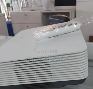 Photo - Sony VPL-DX 102