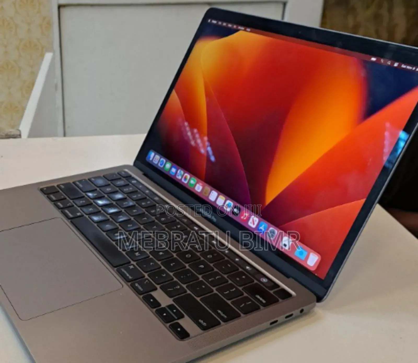 New Laptop Apple MacBook Pro 2020 16GB Intel Core I5 SSD 512GB