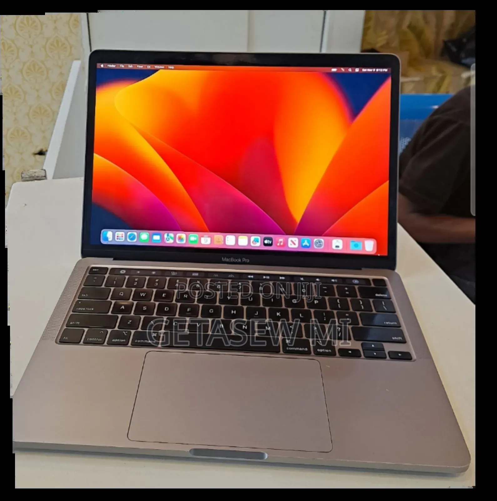 New Laptop Apple MacBook Pro 2020 16GB Intel Core I5 SSD 512GB