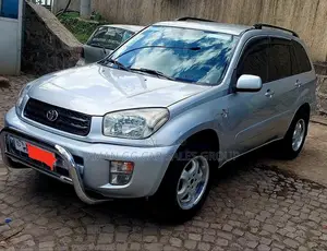 Photo - Toyota RAV4 2001 Silver