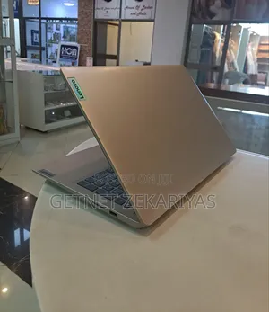 Photo - New Laptop Lenovo IdeaPad 520 8GB Intel Core I5 SSD 256GB