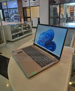 New Laptop Lenovo IdeaPad 520 8GB Intel Core I5 SSD 256GB