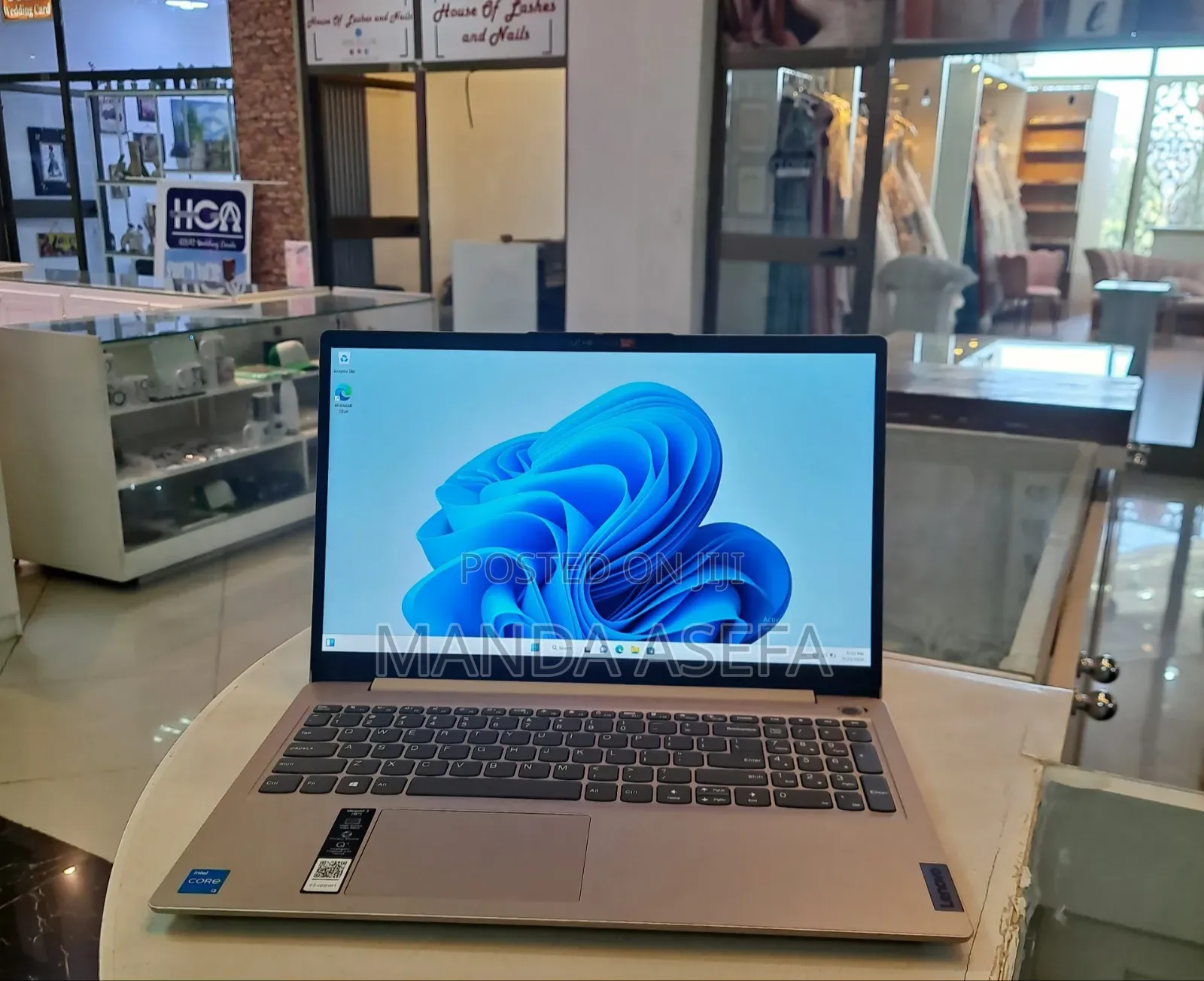 New Laptop Lenovo 8GB Intel Core I3 SSD 256GB