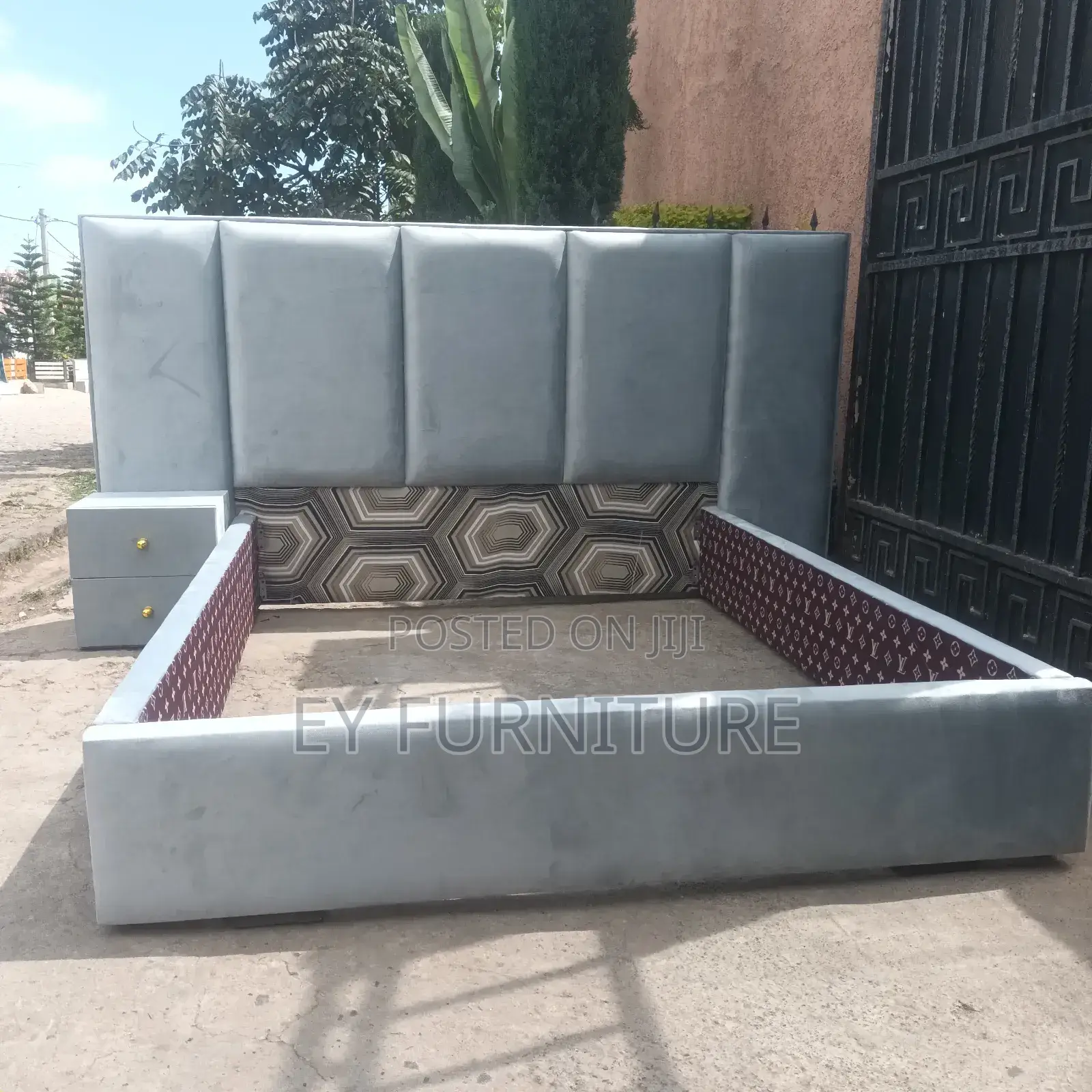 ባለ ጋንች አልጋ