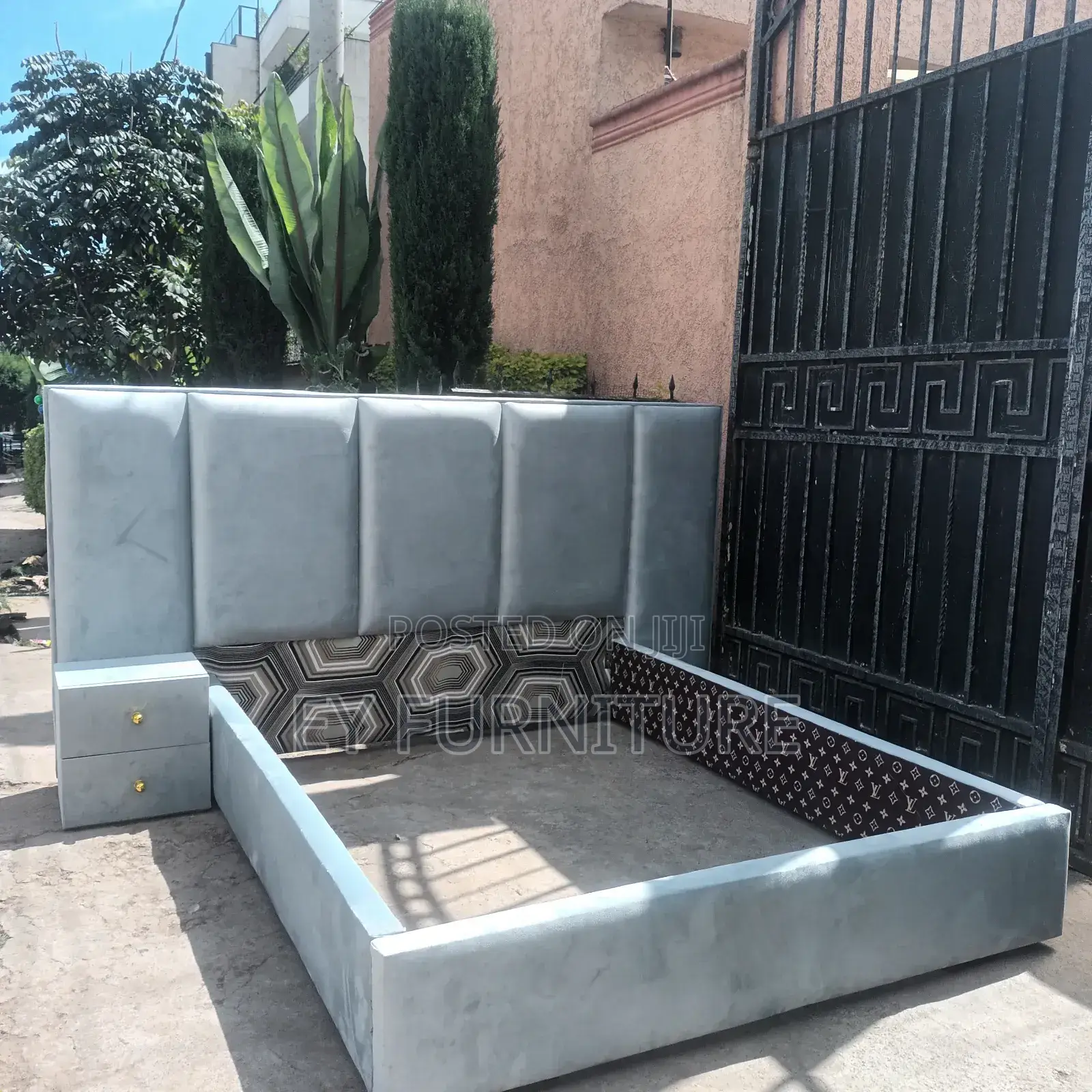 ባለ ጋንች አልጋ