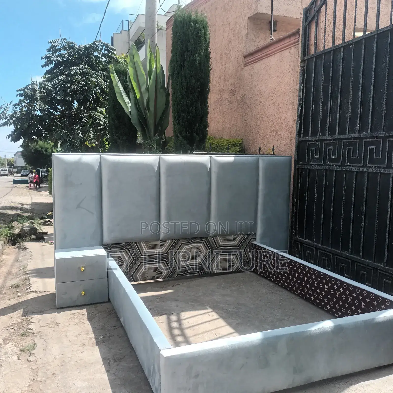 ባለ ጋንች አልጋ