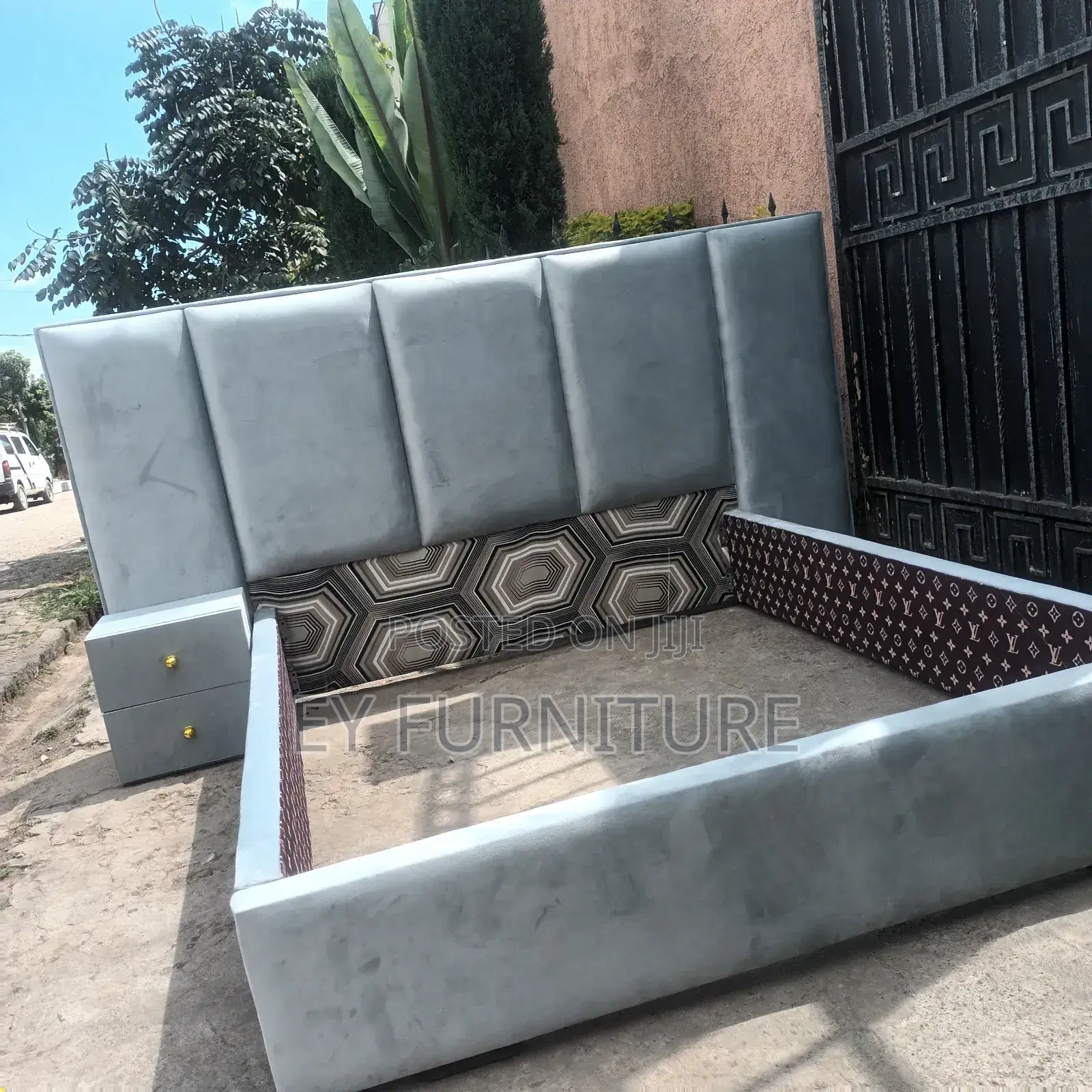 ባለ ጋንች አልጋ