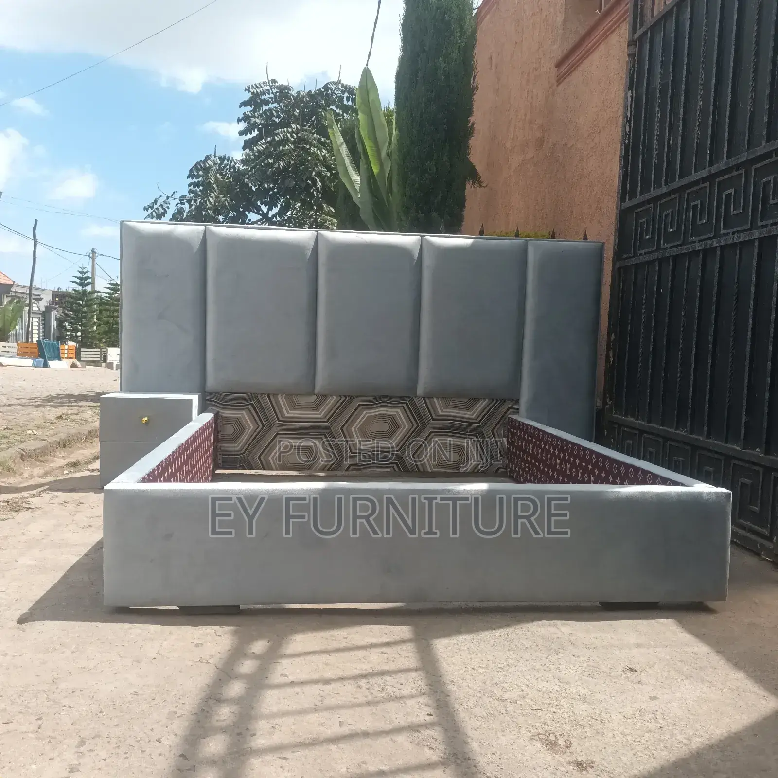 ባለ ጋንች አልጋ