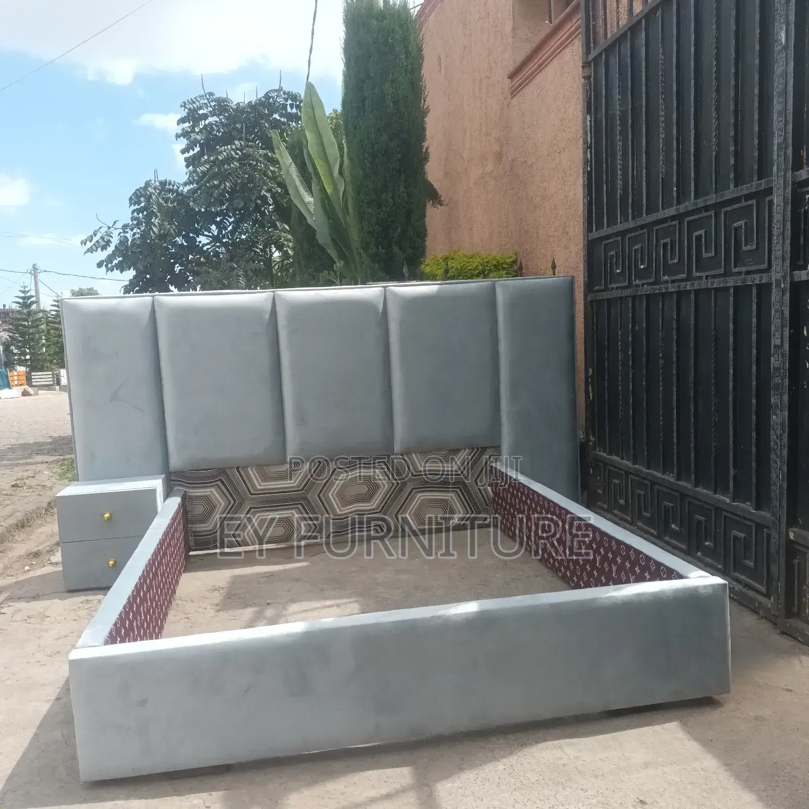 ባለ ጋንች አልጋ