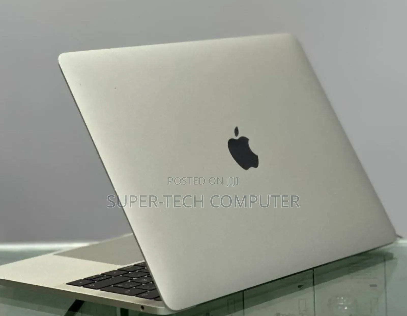 New Laptop Apple MacBook Pro 2017 8GB Intel Core I5 SSD 256GB