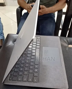 New Laptop Microsoft Surface 16GB Intel Core I7 SSD 512GB